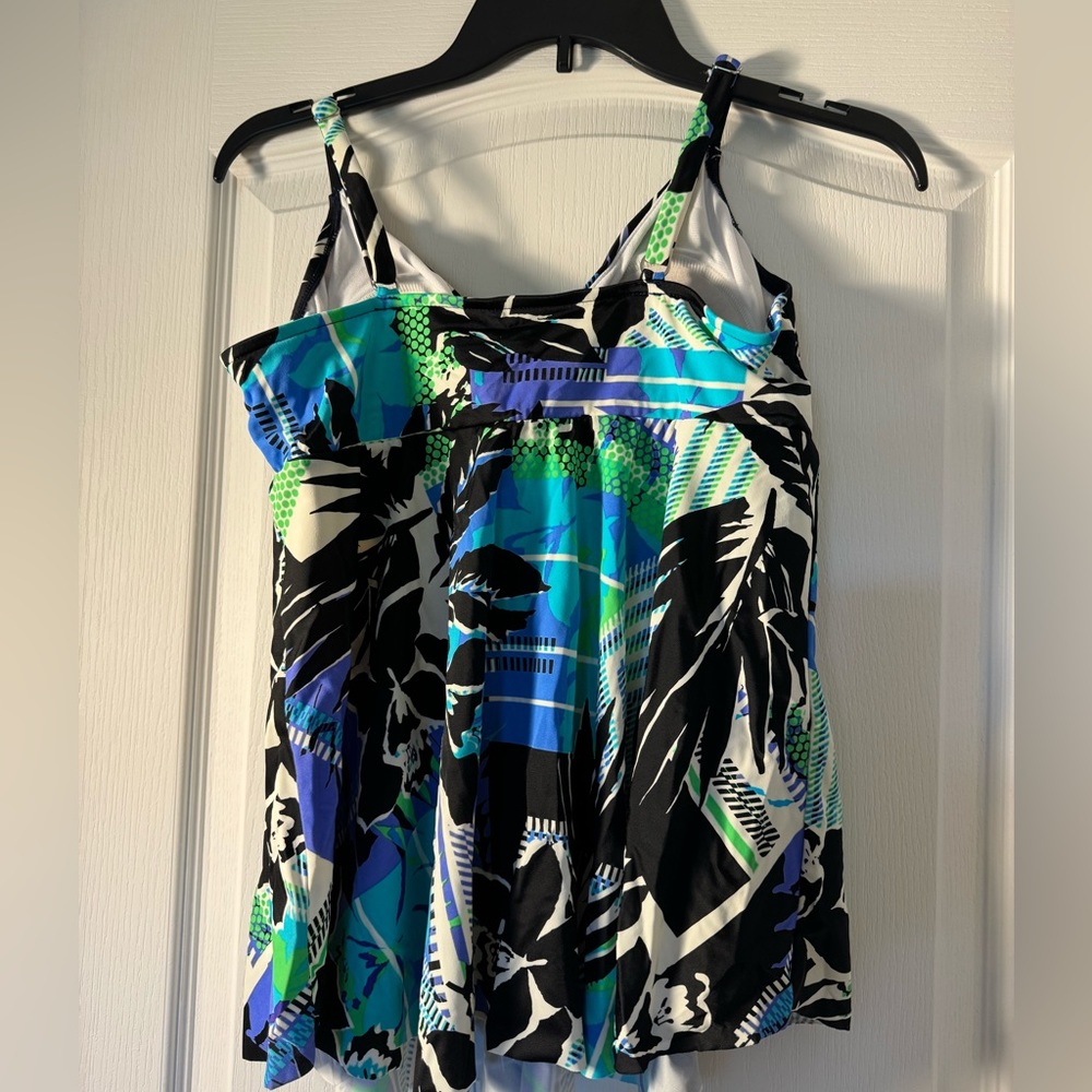 Paradise Bay Tankini Swimsuit Top - Picture 2 of 6